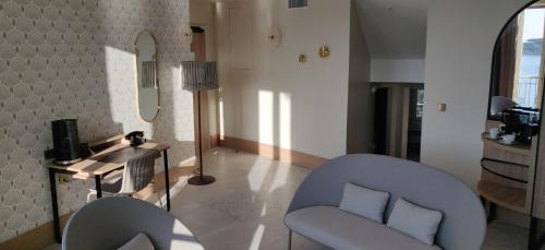 Kuchyň nebo kuchyňský kout v ubytování Splendid Hôtel & Spa