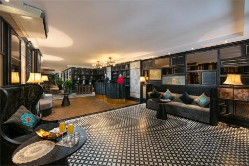 Posezení v ubytování Shining Central Hotel & Spa