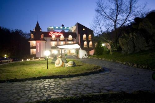 Φωτογραφία από το άλμπουμ του КОМПЛЕКС ПРИКАЗКИТЕ σε Kharmanli