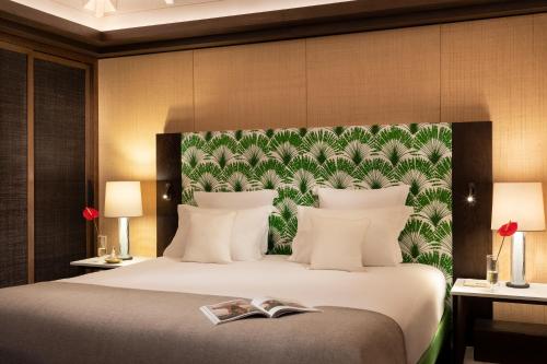 Letto o letti in una camera di Hôtel Barrière Le Carl Gustaf St Barth