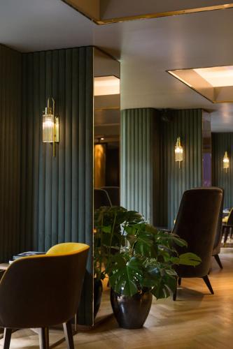 The Athenaeum Hotel & Residences photo 60