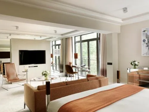 The Athenaeum Hotel & Residences photo 31