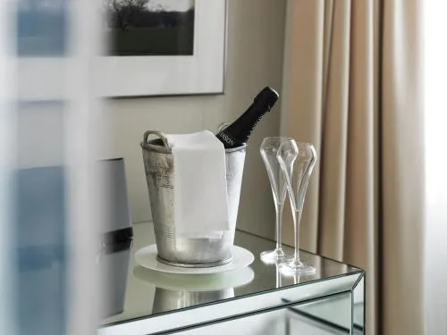 The Athenaeum Hotel & Residences photo 5