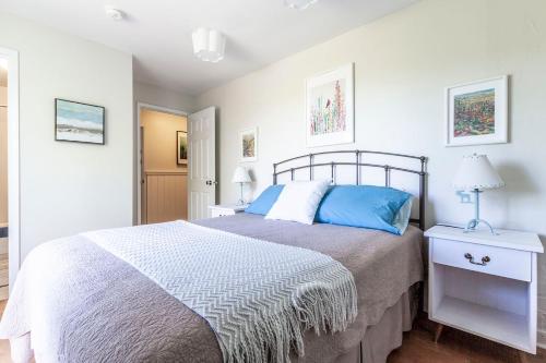 Katil atau katil-katil dalam bilik di Northview-Blue Mountain-Sauna-Firepit-Balcony-Parking