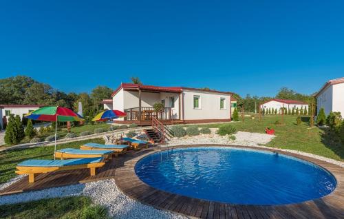 Басейн в Holiday Park Village Jelovci або поблизу