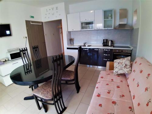 Dapur atau dapur kecil di Guesthouse Raffaello