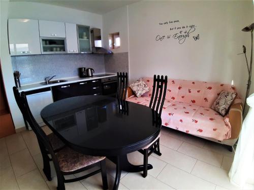Dapur atau dapur kecil di Guesthouse Raffaello
