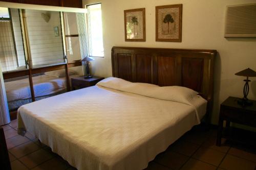 Katil atau katil-katil dalam bilik di Ocotal Beach Front House #25