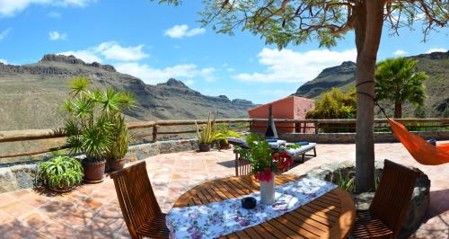 Finca Las Olivas - Unique country house with heated pool