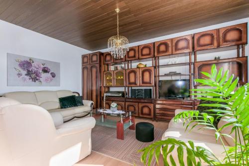 Apartment and Rooms Tatijana