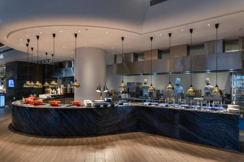 Jídlo v hotelu nebo okolí