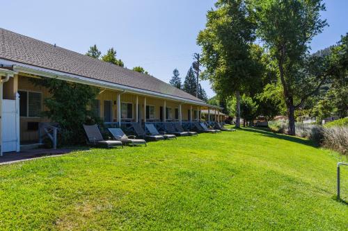The Lodge at Blue Lakes – Photos 2