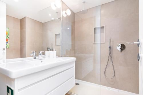 Phòng tắm tại WHome | CSA18 Premium Design Apartment