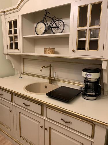 O bucătărie sau chicinetă la Casa Kempel