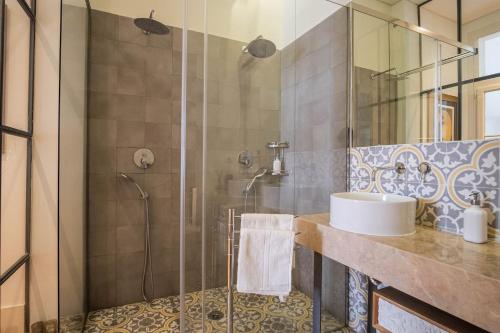 Een badkamer bij Lisbon Alfama Tagus