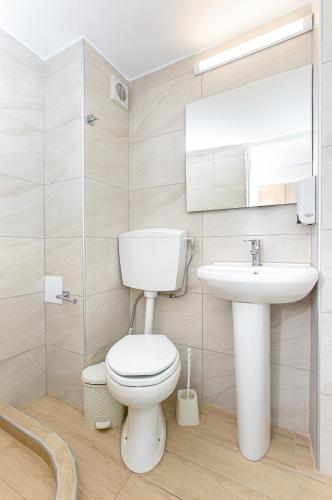 Un baño de Hermes Hotel