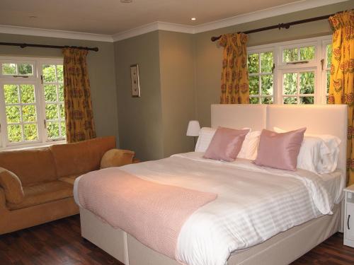 Katil atau katil-katil dalam bilik di Abbots Leigh B&B