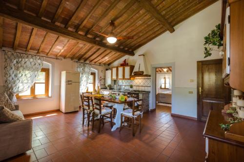 Η κουζίνα ή μικρή κουζίνα στο Agriturismo Canale