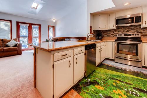 Mount Royal Townhome – Photos 2
