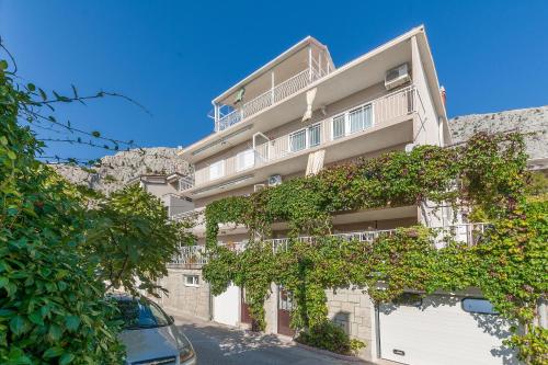 Apartment and Rooms Tatjana