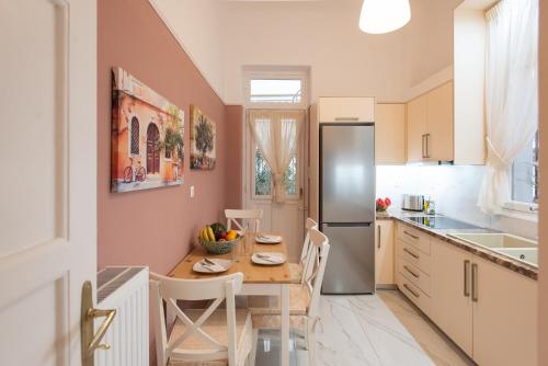 Una cocina o zona de cocina en Blue Ark Lavish Sauna Suite