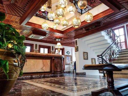 Lobby o reception area sa Elif Hanim Hotel & Spa