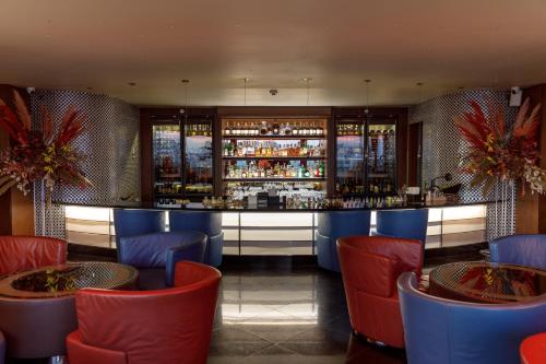 Lounge oder Bar in der Unterkunft InterContinental - Kyiv by IHG