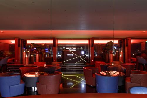 Ein Sitzbereich in der Unterkunft InterContinental - Kyiv by IHG