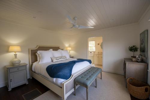 Katil atau katil-katil dalam bilik di Dahlonega Resort and Vineyard
