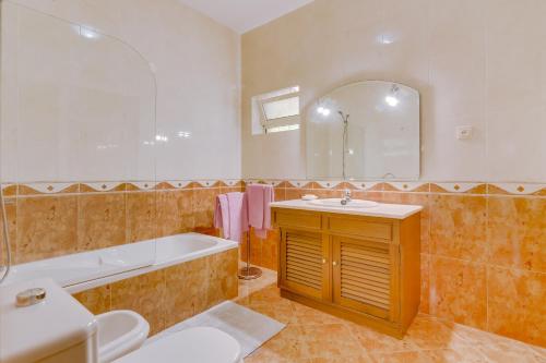 Vonios kambarys apgyvendinimo įstaigoje Vila Caracas - V3 - Vilamoura