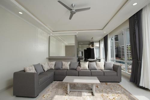 Un lugar para sentarse en Nirvana Villas Puncak