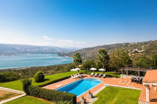 Villa Thealassa - Hanging Over the Sea by etouri