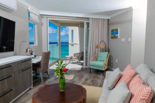 Ruang duduk di Sea Breeze Beach House All Inclusive by Ocean Hotels