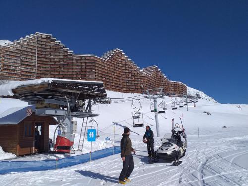 STUDIO en PLEINE MONTAGNE AVEC VUE SUR MARMOTTES v zimě