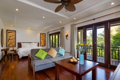 Photo de la galerie de l'établissement Da Nang Beach Villas in 5-star Resort, à Đà Nẵng