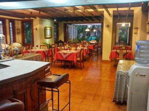 Restaurant ou autre lieu de restauration dans l'établissement Hotel Bumi Asih Gedung Sate Bandung