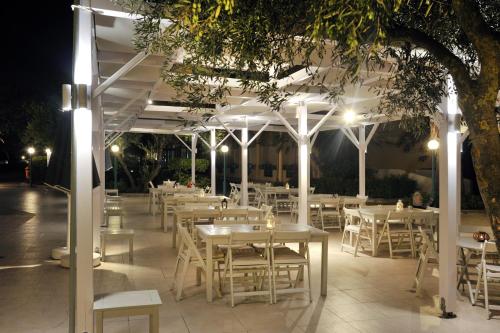 Restaurant ou autre lieu de restauration dans l'établissement Possidi Holidays Resort & Suite Hotel