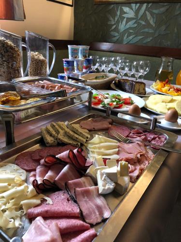 Jídlo v penzionu nebo okolí