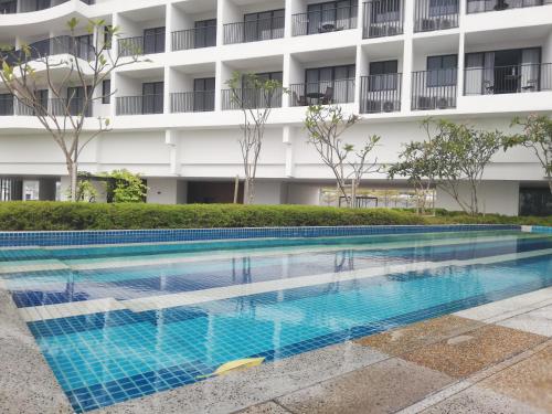 The swimming pool at or close to Landmark By Katana 4BR Romantic Seaview Homestay Gurney无敌海景四房套房