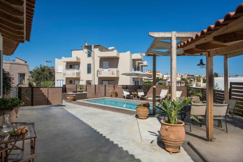 Πισίνα στο ή κοντά στο Villa Roxanne