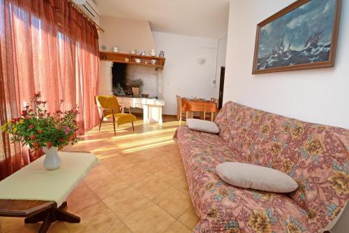 Apartments with pool Albina