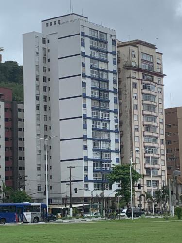 Gallery image of São Vicente Itararé prédio frente mar apto fundo vista parcial in São Vicente