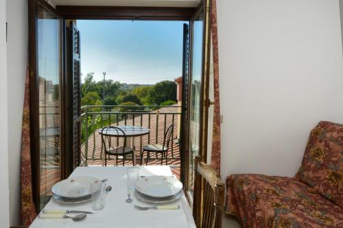 Apartment with pool Albina 3