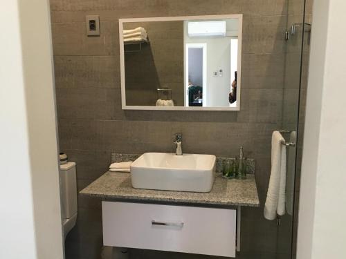 Ένα μπάνιο στο La Posada Umhlanga