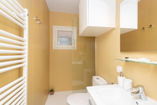 Koupelna v ubytování Apartamentos Mikka Mundial