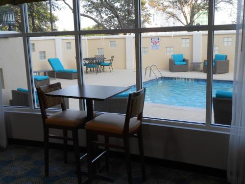 Imagen de la galería de Holiday Inn Express & Suites Houston Northwest-Brookhollow, an IHG Hotel, en Houston