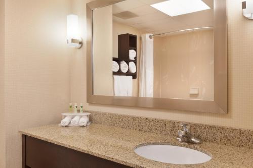 Ένα μπάνιο στο Holiday Inn Express Winston-Salem by IHG