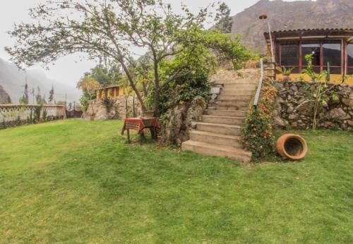Garden sa labas ng Secret Valley House Cusco