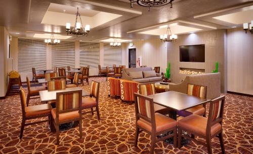Restaurant ou autre lieu de restauration dans l'établissement Holiday Inn Express Hotel & Suites Kanab, an IHG Hotel