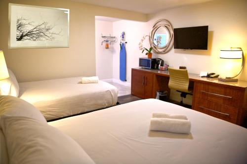 Postel nebo postele na pokoji v ubytování Travelodge by Wyndham Crescent City